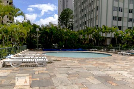 Apartamento à venda com 165m², 3 quartos e 1 vaga Apartamento à venda com 165m², 3 quartos e 1 vagaPiscina