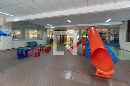 Apartamento à venda com 165m², 3 quartos e 1 vaga Apartamento à venda com 165m², 3 quartos e 1 vagaPlayground