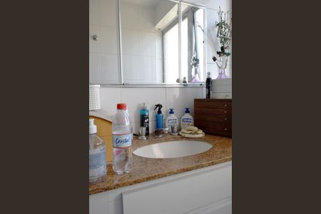 Banheiro de apartamento à venda com 3 quartos, 165m² em Alto de Pinheiros, São Paulo