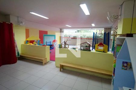 Apartamento à venda com 165m², 3 quartos e 1 vaga Apartamento à venda com 165m², 3 quartos e 1 vagaBrinquedoteca