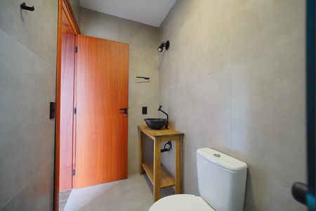 Banheiro de kitnet/studio para alugar com 1 quarto, 45m² em Campeche Central, Florianópolis