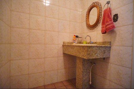 Casa para alugar com 240m², 5 quartos e 2 vagaslavabo