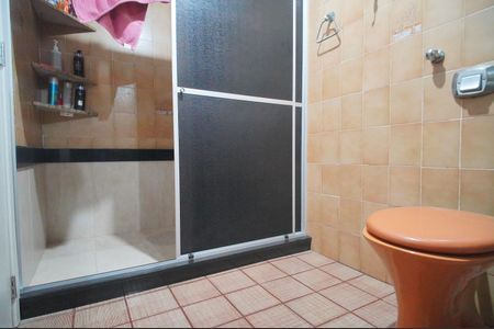 Casa para alugar com 240m², 5 quartos e 2 vagasBanheiro 1