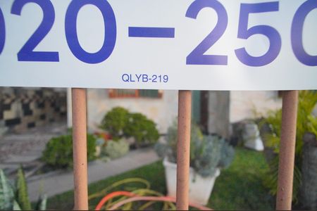 Casa para alugar com 240m², 5 quartos e 2 vagasQLYB-219