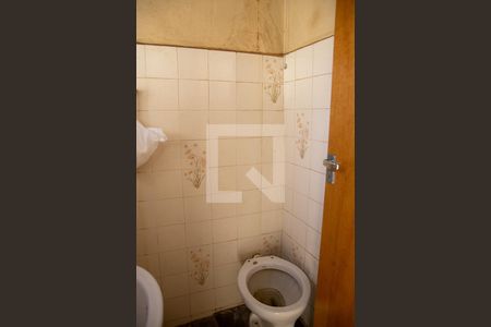 Casa à venda com 180m², 4 quartos e 2 vagas Casa à venda com 180m², 4 quartos e 2 vagasBanheiro 2