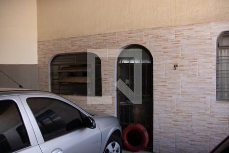 Casa à venda com 180m², 4 quartos e 2 vagas Casa à venda com 180m², 4 quartos e 2 vagasQuintal