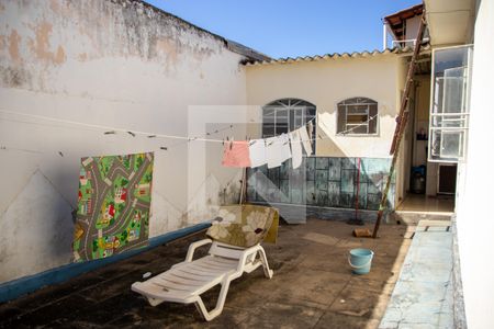 Casa à venda com 180m², 4 quartos e 2 vagas Casa à venda com 180m², 4 quartos e 2 vagasQuintal