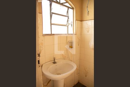 Casa à venda com 180m², 4 quartos e 2 vagas Casa à venda com 180m², 4 quartos e 2 vagasBanheiro 2