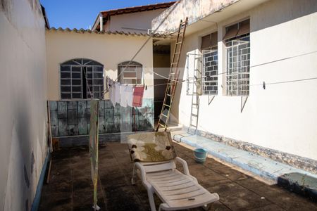 Casa à venda com 180m², 4 quartos e 2 vagas Casa à venda com 180m², 4 quartos e 2 vagasQuintal