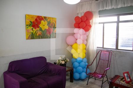 Sala de casa à venda com 4 quartos, 180m² em St. Crimeia Oeste, Goiânia