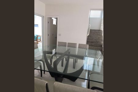 Casa à venda com 480m², 4 quartos e 6 vagas Casa à venda com 480m², 4 quartos e 6 vagasSala de Jantar