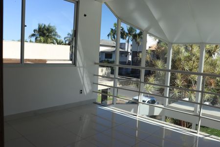 Casa à venda com 480m², 4 quartos e 6 vagasEscritorio 1