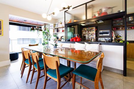 Apartamento à venda com 174m², 2 quartos e 3 vagas Apartamento à venda com 174m², 2 quartos e 3 vagasSala de Jantar