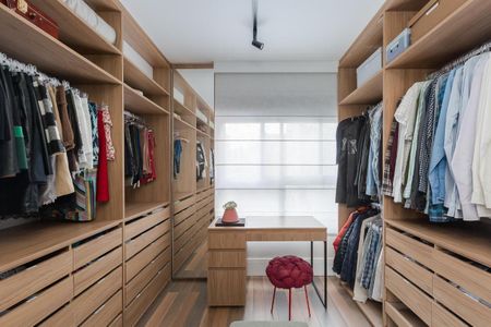 Apartamento à venda com 174m², 2 quartos e 3 vagas Apartamento à venda com 174m², 2 quartos e 3 vagasSuíte 2 - Closet