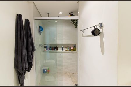 Apartamento à venda com 174m², 2 quartos e 3 vagas Apartamento à venda com 174m², 2 quartos e 3 vagasBanheiro da Suíte 2