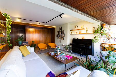 Apartamento à venda com 174m², 2 quartos e 3 vagas Apartamento à venda com 174m², 2 quartos e 3 vagasSala