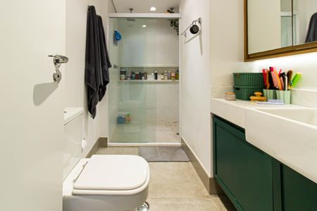 Apartamento à venda com 174m², 2 quartos e 3 vagas Apartamento à venda com 174m², 2 quartos e 3 vagasBanheiro da Suíte 2