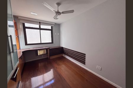 Apartamento à venda com 261m², 4 quartos e 3 vagas Apartamento à venda com 261m², 4 quartos e 3 vagasQuarto 2