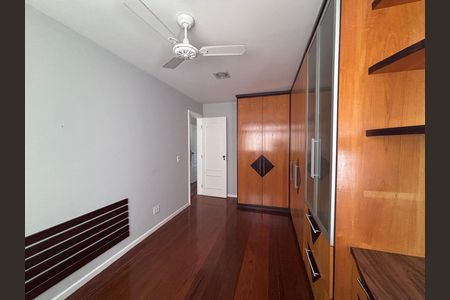 Apartamento à venda com 261m², 4 quartos e 3 vagas Apartamento à venda com 261m², 4 quartos e 3 vagasQuarto 2