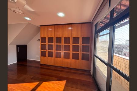 Apartamento à venda com 261m², 4 quartos e 3 vagas Apartamento à venda com 261m², 4 quartos e 3 vagasQuarto 3