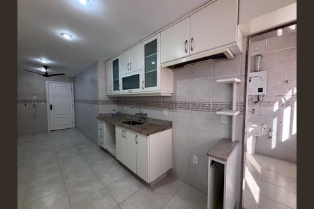 Apartamento à venda com 261m², 4 quartos e 3 vagas Apartamento à venda com 261m², 4 quartos e 3 vagasCozinha
