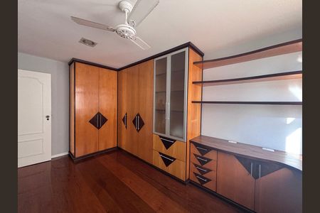 Apartamento à venda com 261m², 4 quartos e 3 vagas Apartamento à venda com 261m², 4 quartos e 3 vagasQuarto 2