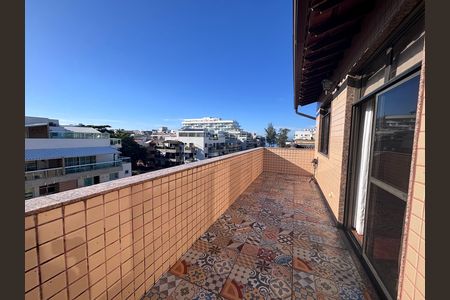 Apartamento à venda com 261m², 4 quartos e 3 vagas Apartamento à venda com 261m², 4 quartos e 3 vagasVaranda da suite