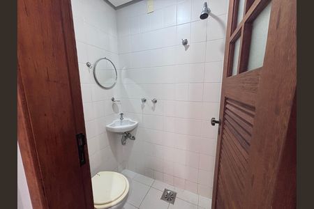 Apartamento à venda com 261m², 4 quartos e 3 vagas Apartamento à venda com 261m², 4 quartos e 3 vagasBanheiro de serviço