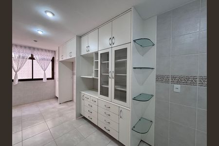 Apartamento à venda com 261m², 4 quartos e 3 vagas Apartamento à venda com 261m², 4 quartos e 3 vagasCozinha