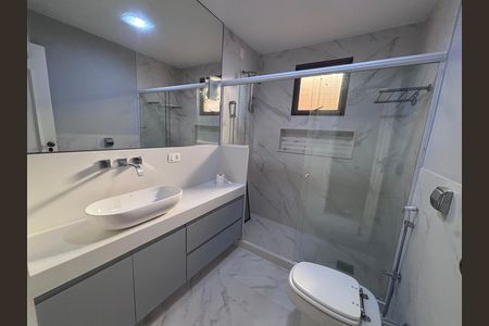 Apartamento à venda com 261m², 4 quartos e 3 vagas Apartamento à venda com 261m², 4 quartos e 3 vagasBanheiro da Suíte