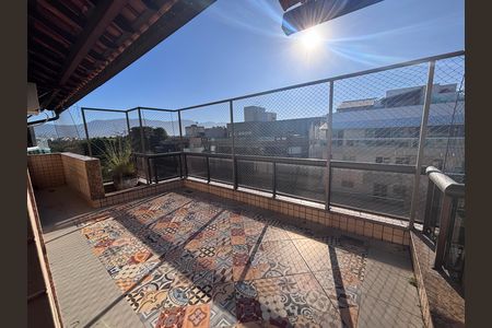 Apartamento à venda com 261m², 4 quartos e 3 vagas Apartamento à venda com 261m², 4 quartos e 3 vagasVaranda