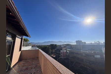 Apartamento à venda com 261m², 4 quartos e 3 vagas Apartamento à venda com 261m², 4 quartos e 3 vagasVaranda da suíte