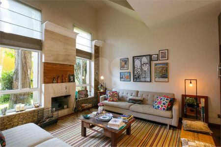 Casa à venda com 5 quartos, 272m² em Santo Amaro, São Paulo