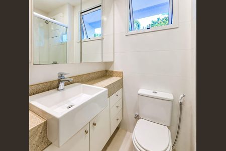 Banheiro da suíte de apartamento para alugar com 2 quartos, 89m² em j, Brasília