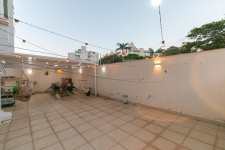 Apartamento para alugar com 174m², 3 quartos e 3 vagas
