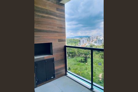Apartamento à venda com 3 quartos, 80m² em Cabral, Contagem