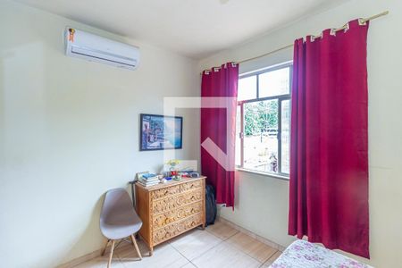 Casa à venda com 182m², 3 quartos e 3 vagas Casa à venda com 182m², 3 quartos e 3 vagasQuarto