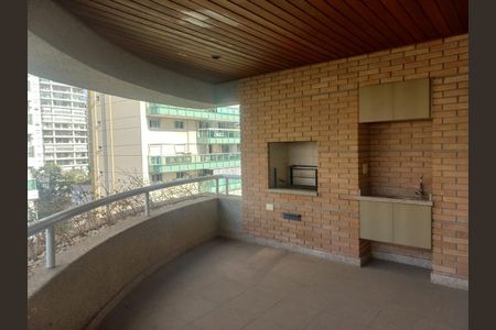 Apartamento à venda com 4 quartos, 243m² em Vila Uberabinha, São Paulo