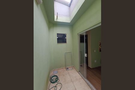 Casa para alugar com 70m², 2 quartos e 1 vaga Casa para alugar com 70m², 2 quartos e 1 vagaQUINTAL DA SALA