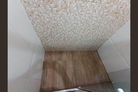 Casa para alugar com 70m², 2 quartos e 1 vaga Casa para alugar com 70m², 2 quartos e 1 vagaBANHEIRO