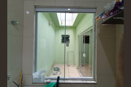 AREA SERVICO LAVANDERIA JANELA A QUINTAL DE SALA de casa para alugar com 2 quartos, 70m² em Ajuda de Cima, Macaé