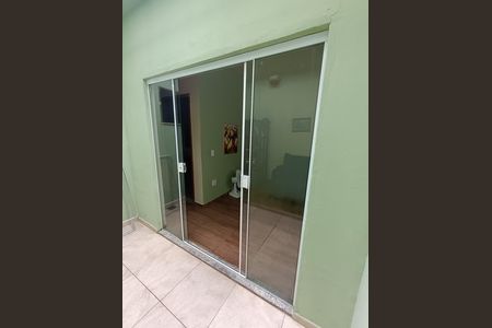 Casa para alugar com 70m², 2 quartos e 1 vaga Casa para alugar com 70m², 2 quartos e 1 vagaQUINTAL DA SALA