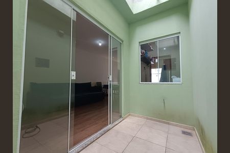 Casa para alugar com 70m², 2 quartos e 1 vaga Casa para alugar com 70m², 2 quartos e 1 vagaQUINTAL DA SALA