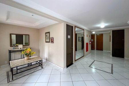 Apartamento à venda com 63m², 3 quartos e 1 vaga Apartamento à venda com 63m², 3 quartos e 1 vagaHall social