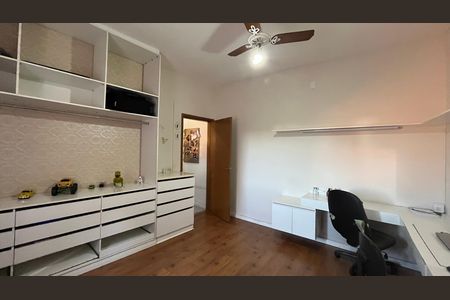 Casa à venda com 150m², 5 quartos e 4 vagas