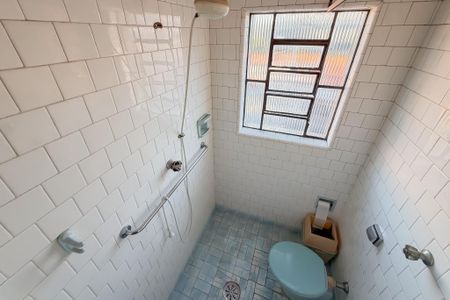 Casa para alugar com 227m², 4 quartos e 6 vagas Casa para alugar com 227m², 4 quartos e 6 vagasBanheiro da Suíte 1