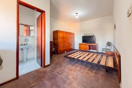 Casa para alugar com 227m², 4 quartos e 6 vagas Casa para alugar com 227m², 4 quartos e 6 vagasSuíte 1