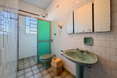 Casa para alugar com 227m², 4 quartos e 6 vagas Casa para alugar com 227m², 4 quartos e 6 vagasBanheiro Social