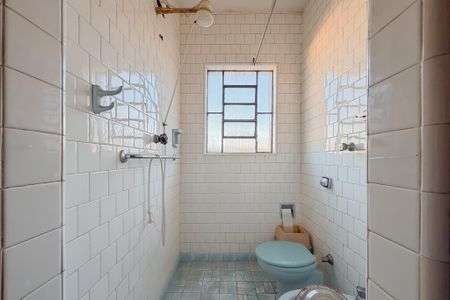 Casa para alugar com 227m², 4 quartos e 6 vagas Casa para alugar com 227m², 4 quartos e 6 vagasBanheiro da Suíte 1