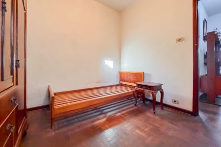 Casa para alugar com 227m², 4 quartos e 6 vagas Casa para alugar com 227m², 4 quartos e 6 vagasQuarto 1